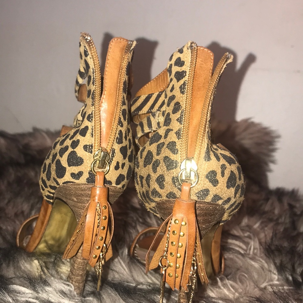 Heels - Picture 3 of 4